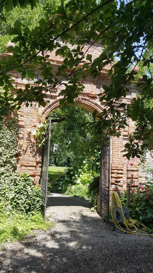 B&B La Cascina Grossa อาเลสซานเดรีย ภายนอก รูปภาพ